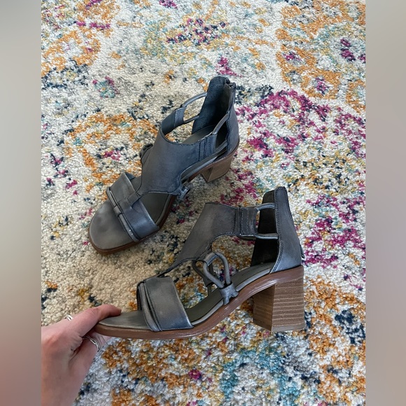 Gimmicks Heels Shoe - Picture 2 of 4